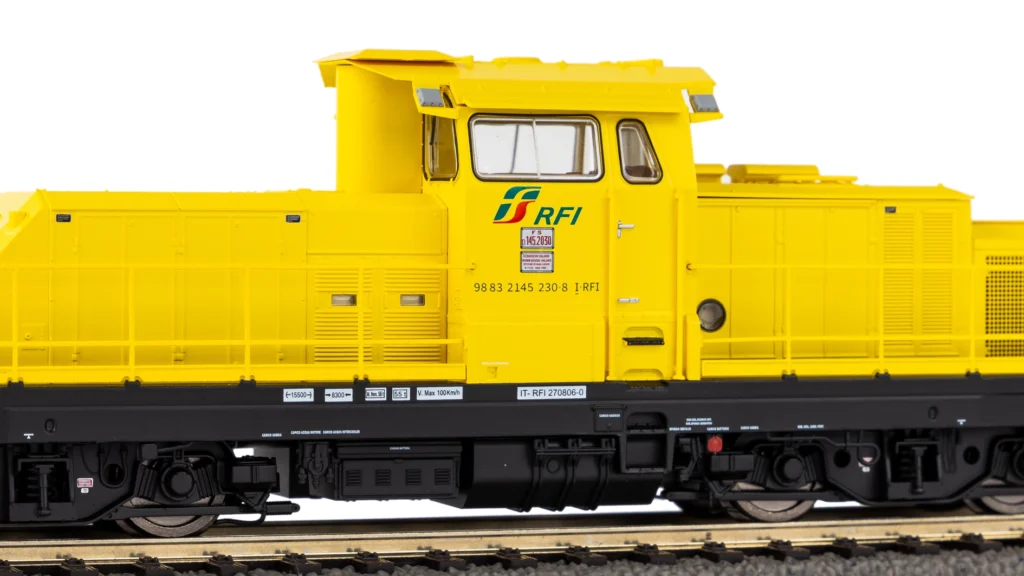 Locomotiva diesel D 145.2030 (RFI) livrea gialla