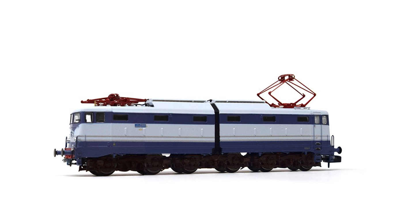 Locomotiva E 646 (FS) "Treno Azzurro"