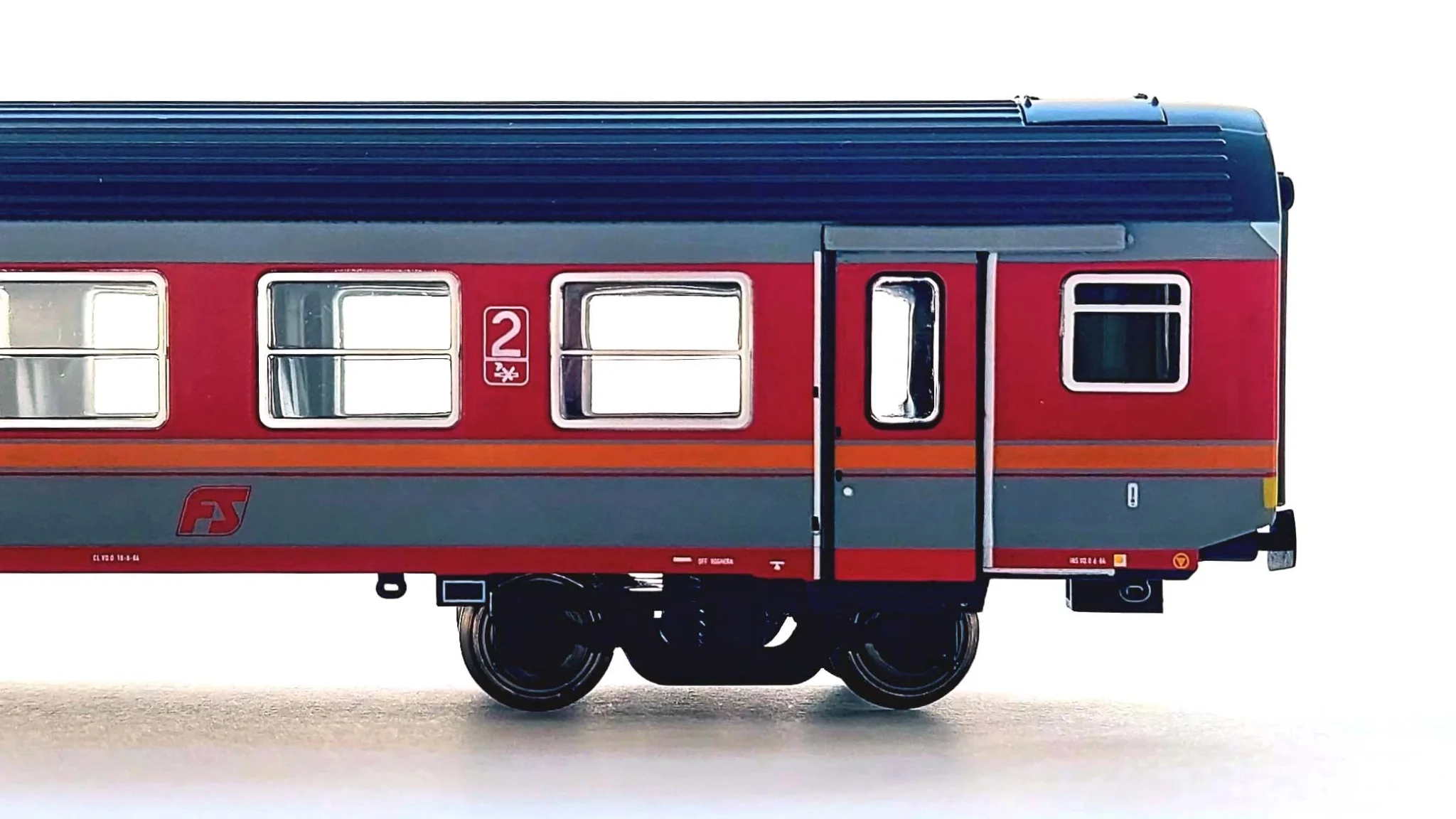 Carrozza MDVE (FS) 2° classe livrea d'origine