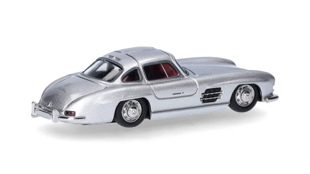 Mercedes-Benz 300 SL argento