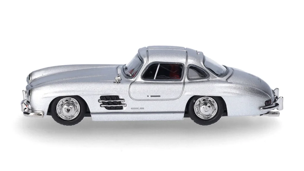 Mercedes-Benz 300 SL argento